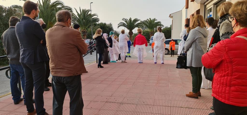 Asistentes al acto en memoria de Isabel Bueno.