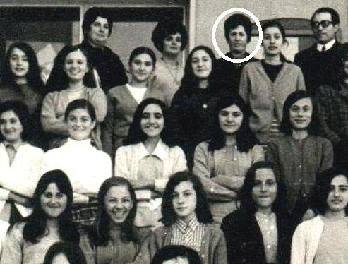 Filomena Espariz, la segunda arriba por la derecha.