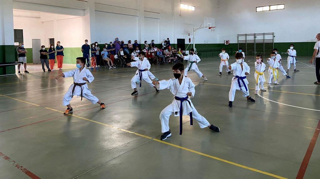 Exhibición del Club de Karate Jaraíz para Aspace.