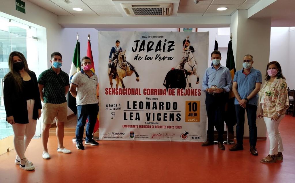 Presentación de la corrida de rejones. 