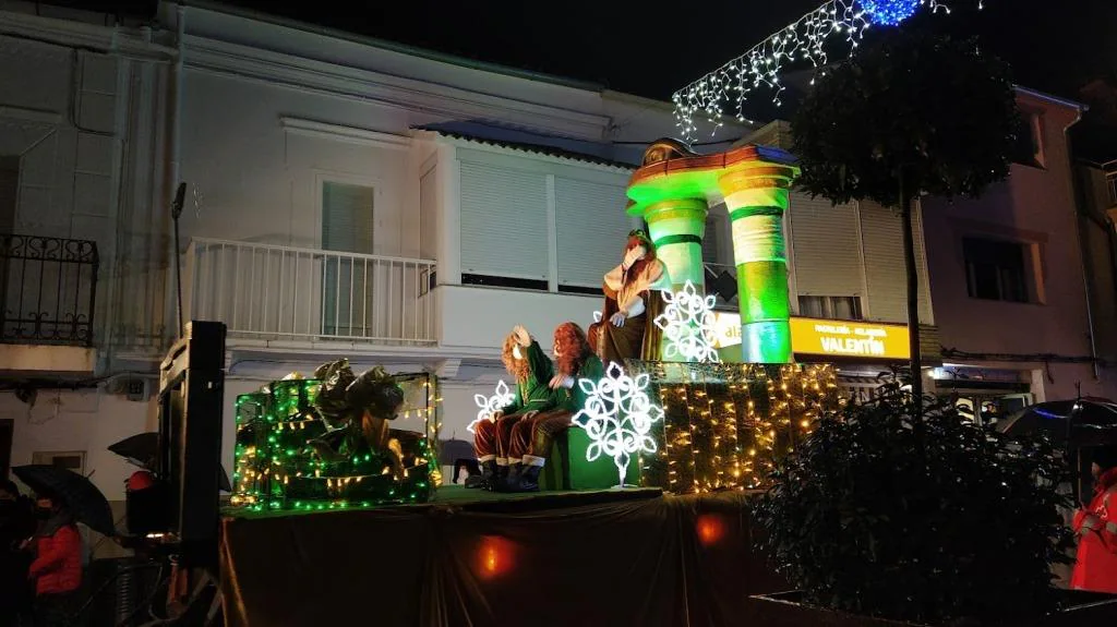 Melchor en la avenida de Yuste camino del teatro-cine Avenida. 