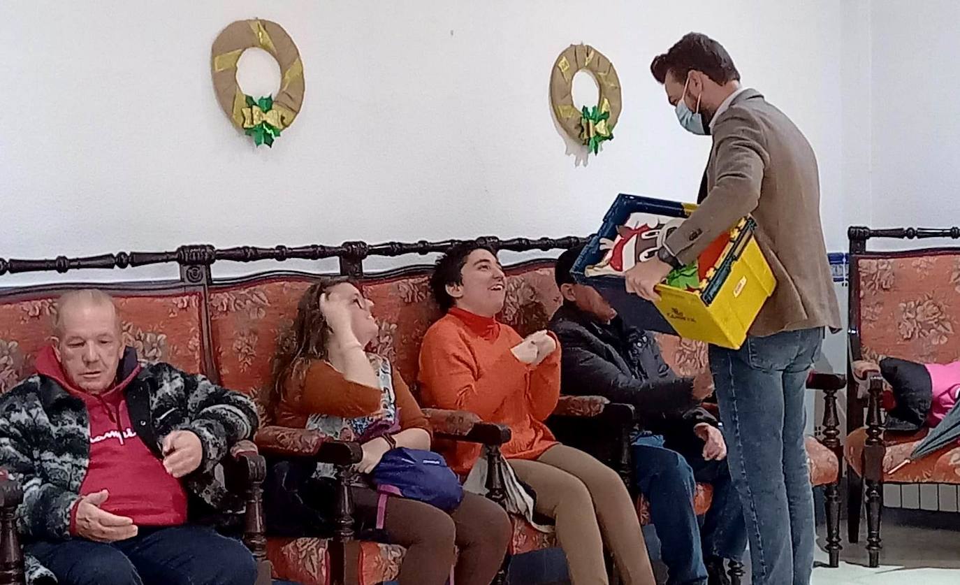 Recogida de las cartas de los Reyes Magos en los centros docentes