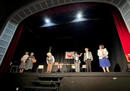 Mujer Jaraiceña representa en el teatro-cine Avenida '¡Anda, mi madre!'