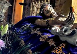 Cristo yacente, titular de la procesión del Santo Entierro.