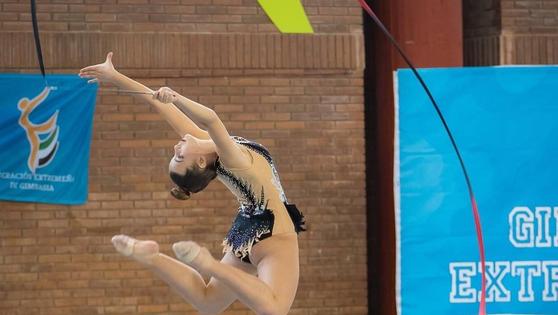 Leyre Otero Gil, subcampeona infantil de Extremadura en gimnasia rítmica