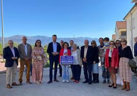Acto de la colocación de la placa con el nombre de la doctora jaraiceña.