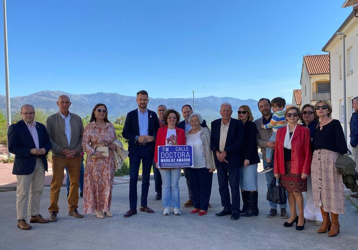 Una calle lleva ya el nombre de la doctora Mariluz Amador Muñoz