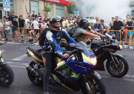 Pasacalle motero por el centro urbano jaraiceño.