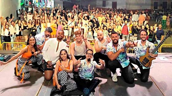 Pregón de fiestas, Premio Picota y actuación de la orquesta Neverland