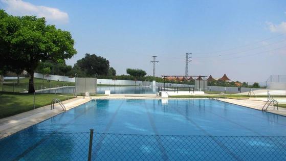 Cerradas ayer por la lluvia, las piscinas municipales vuelven abrir sus puertas