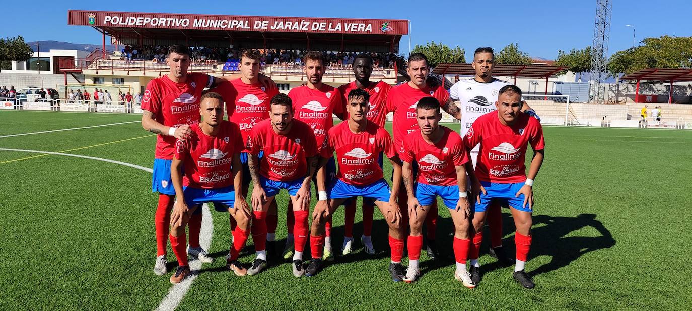 El Jaraíz golea al Don Álvaro en su segundo partido de Tercera División en casa.