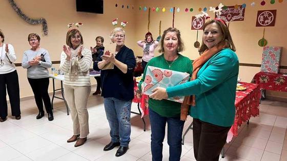 Mari Luz Toribio y Amparo Santos, ganadoras del concurso de platos navideños