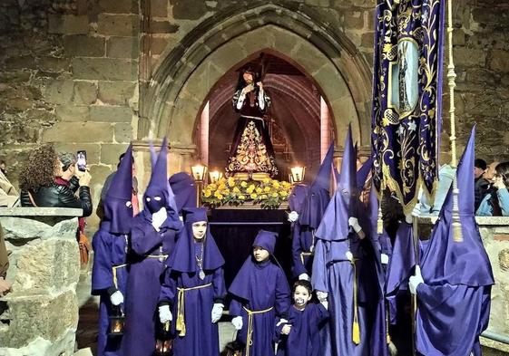 El Nazareno saliendo de la iglesia de Santa María.