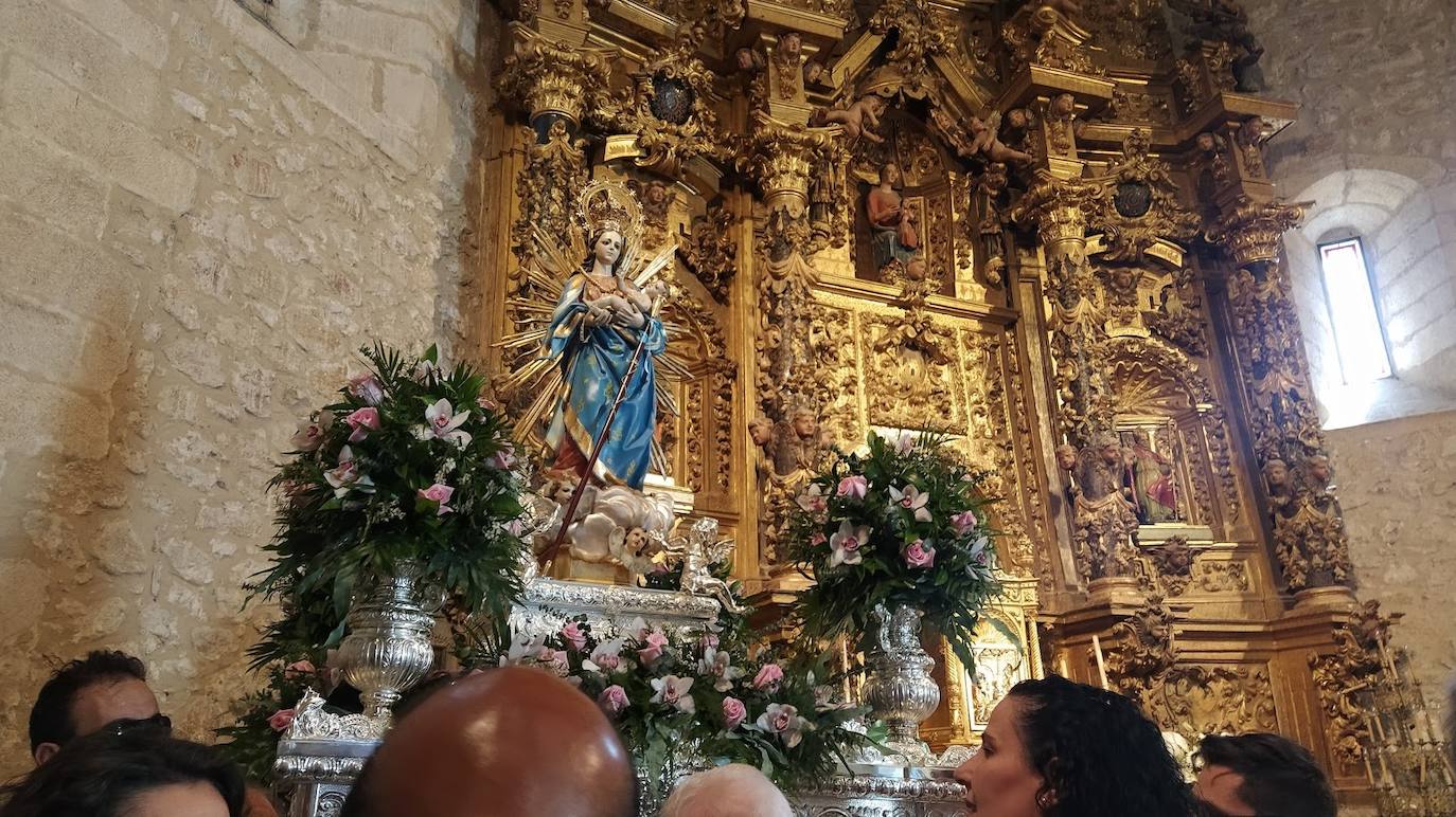 La Patrona en la iglesia de San Miguel.