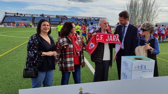 Homenaje a Miguel García, primer presidente del CF Jaraíz