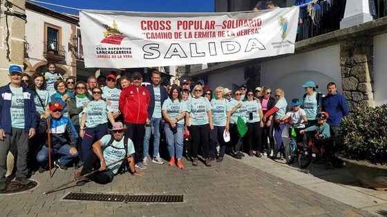El cross y la ruta 'Camino de la Ermita de la Dehesa' reúnen a 200 participantes