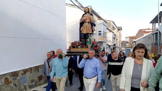 La barriada de San Isidro recibe la visita de su patrono
