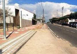 Acerado izquierdo de Hernán Cortés, que se va a acondicionar.