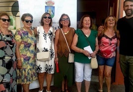 Las premiadas en el concurso de cocina y jurado.