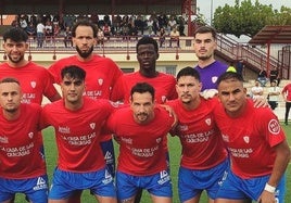 El CF Jaraíz al inicio del partido contra el Llerenense disputado en el polideportivo municipal.