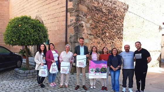 Entregan la recaudación de la 'Ruta BTT La Vera en Femenino'
