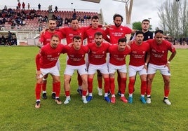El Jaraíz este domingo con pantalón blanco en el difícil campo del Villafranca.