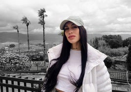 Silvia Conde, 'Coccomammy,' en el mirador jaraiceño del parque Los Bolos.