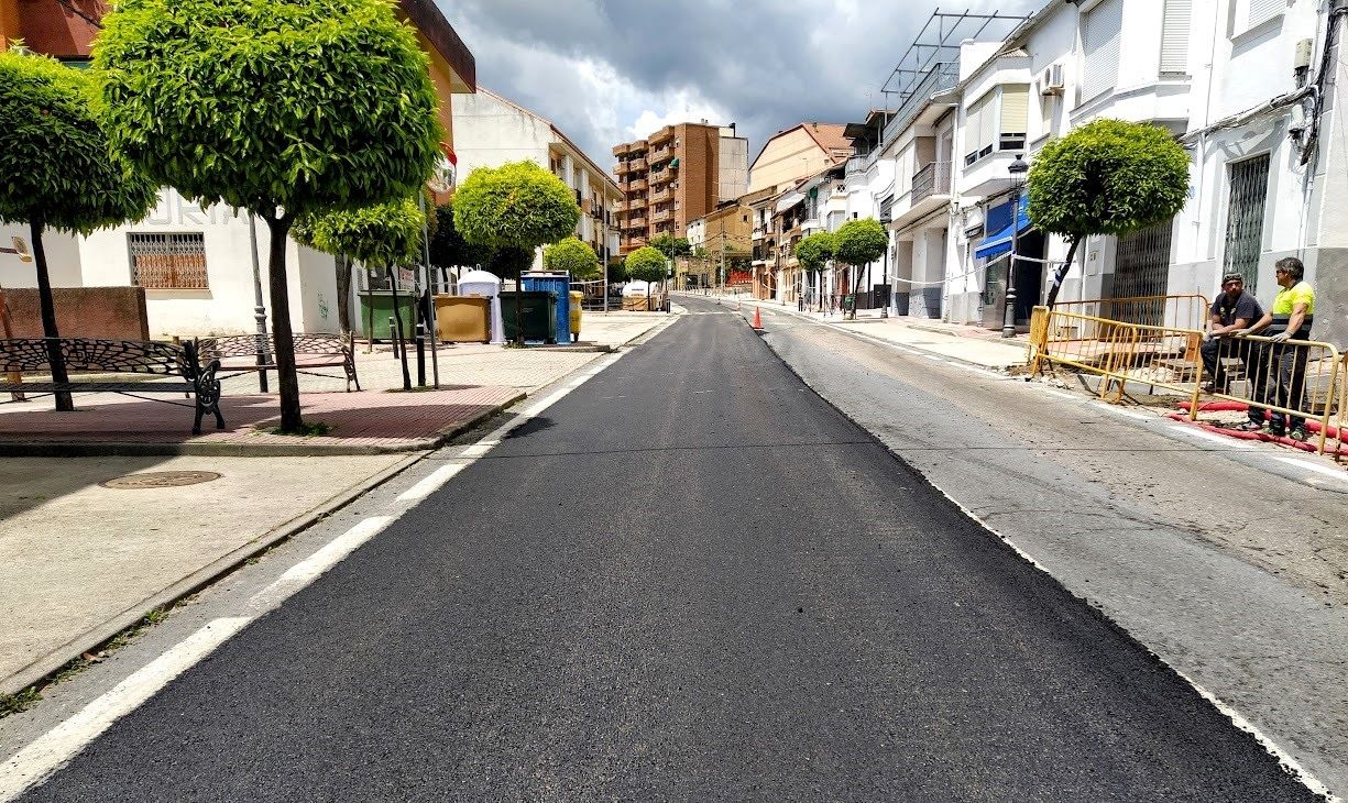 Comienza el arreglo del firme del tramo urbano de la carretera EX-392