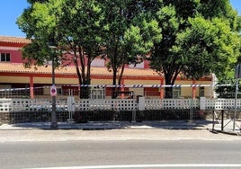 Parte delantera del César Carlos en obras.