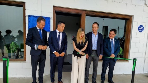 La presidenta de la Junta inaugura la nueva fábrica de la Casa de las Carcasas