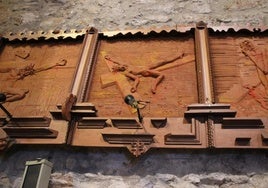 1.Estación 11: Jesús es clavado en la Cruz.