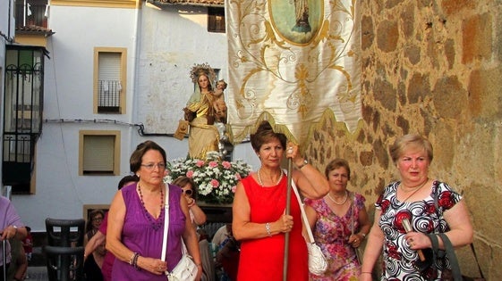 Las Cármenes celebran la festividad de su patrona