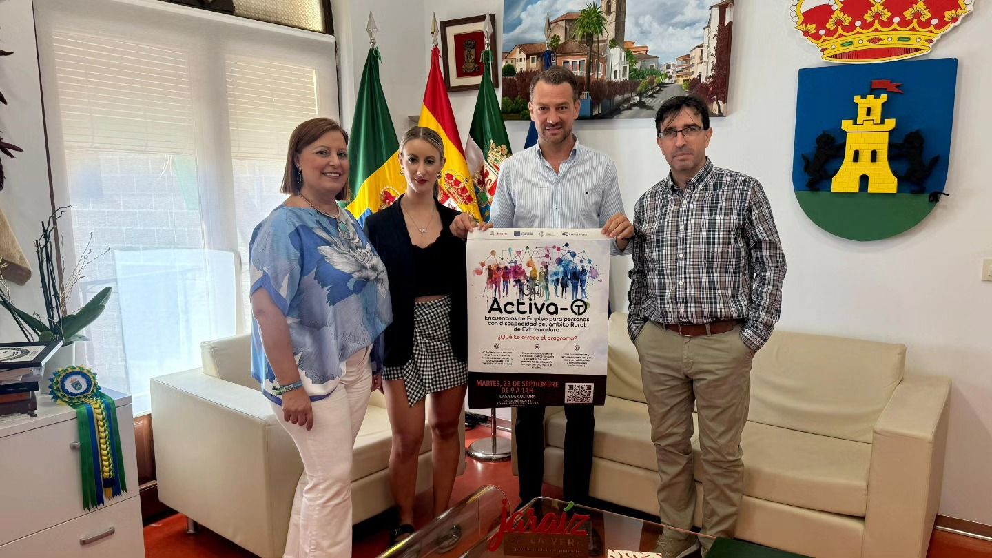 Montserrat, Jessica, Luis Miguel y Raúl durante la presentación.