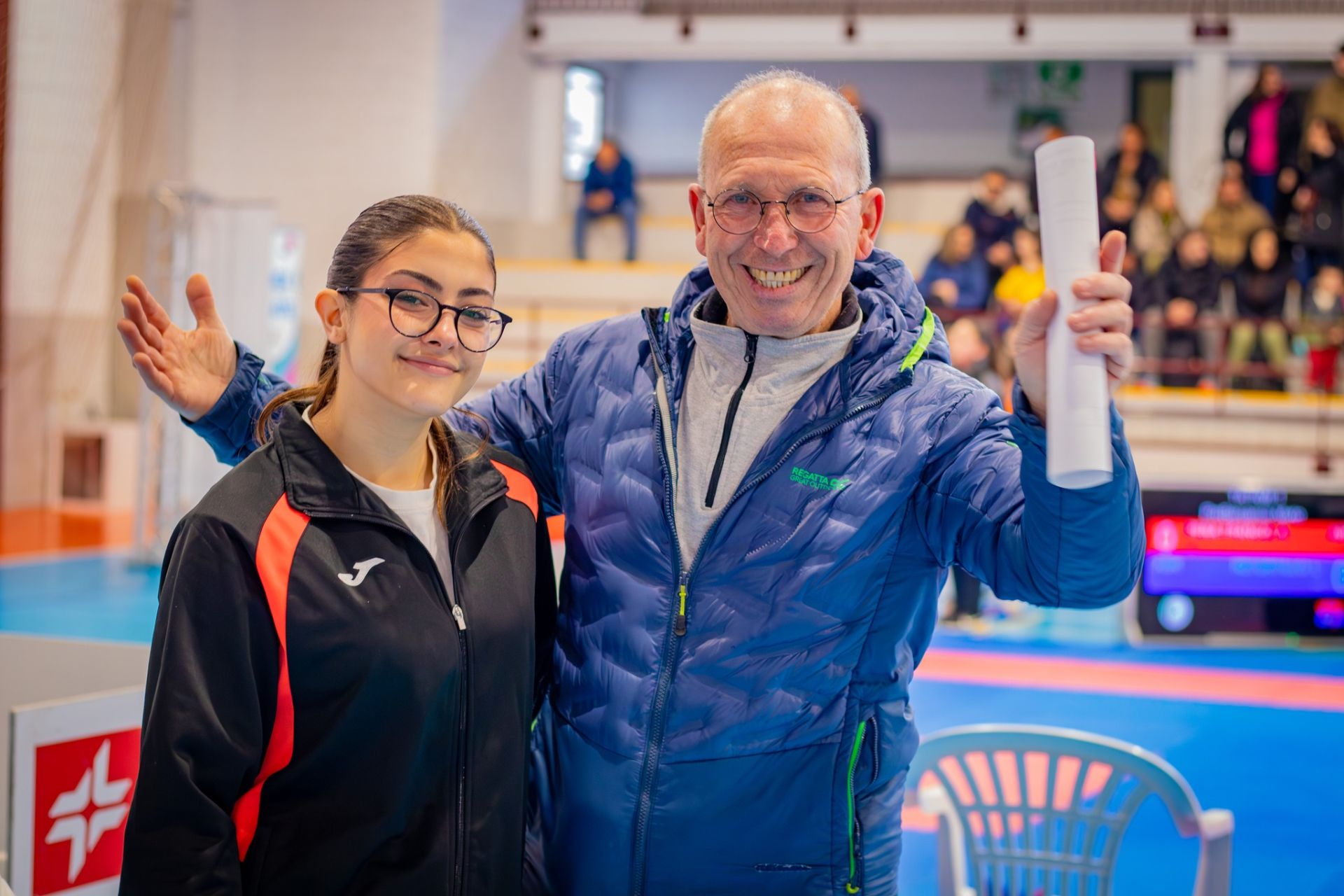 Germán Isidoro Castillo Martínez con una de sus alumnas.