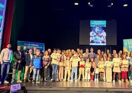 La Federación Extremeña premia al Club de Kárate Jaraíz por su trayectoria