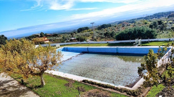 El vallado de las piscinas municipales se cambiará por uno nuevo