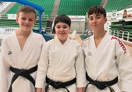 Tres alumnos del Club de Kárate Jaraíz, nuevos cinturones negros