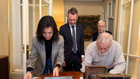 La Diputación recibe el archivo de fotográfico de don Marcelo Giraldo por mediación del Ayuntamiento