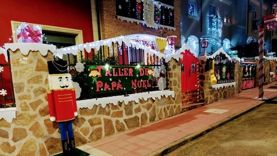 Rufino Villalobos, la calle de la Navidad, vuelve a brillar