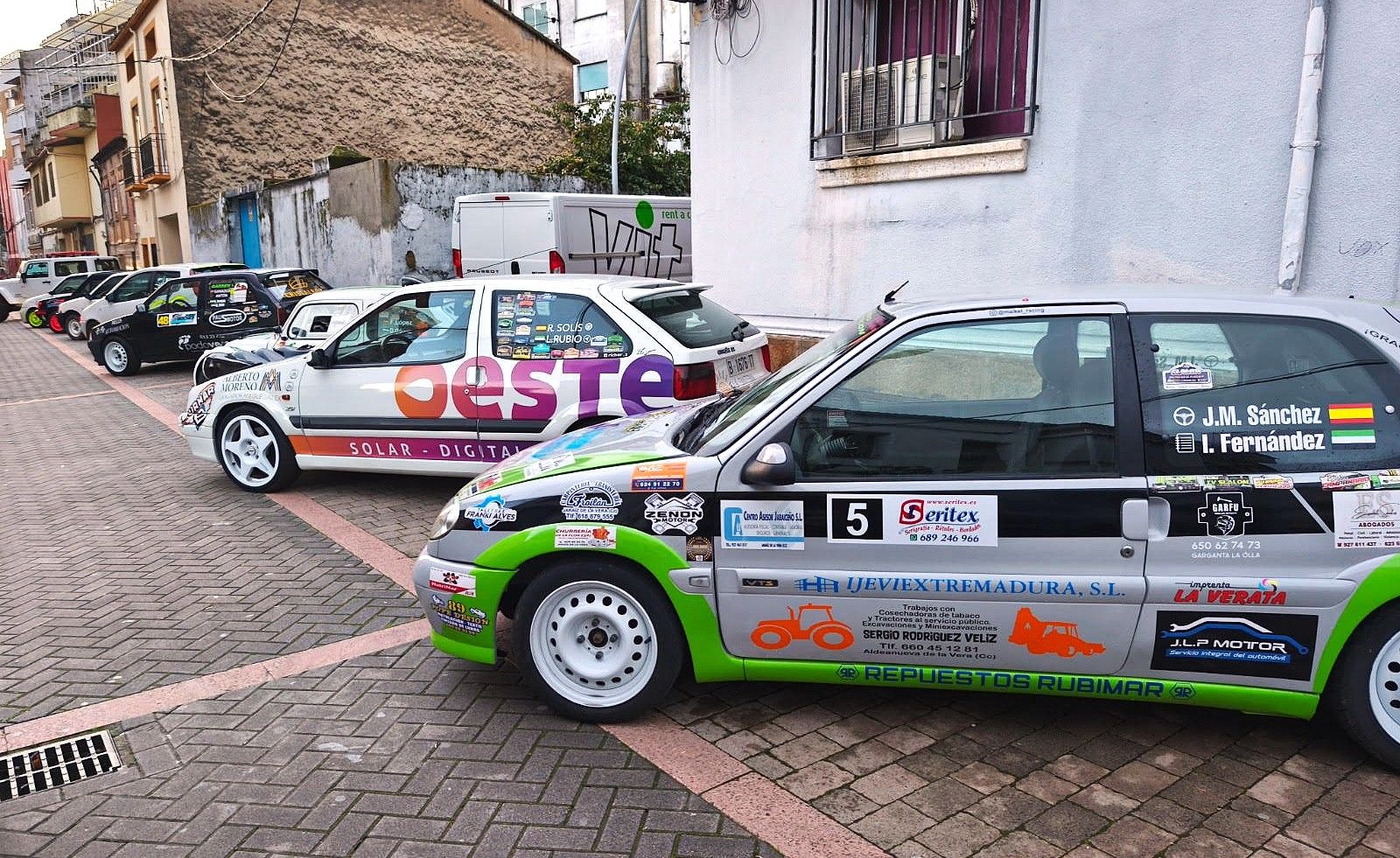 Exposición de los vehículos de competición.