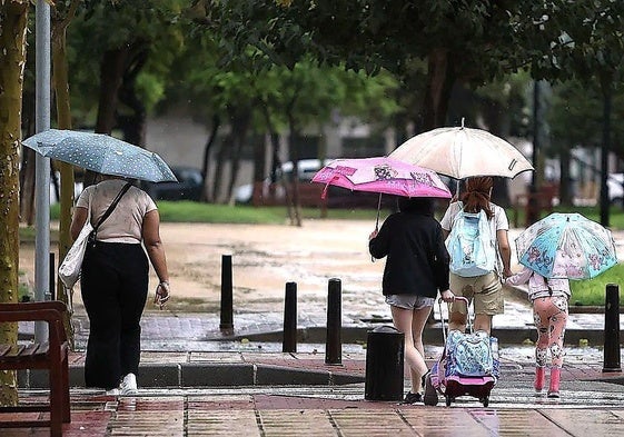 Educación suspende las clases este jueves también en La Vera por el temporal de lluvia y viento