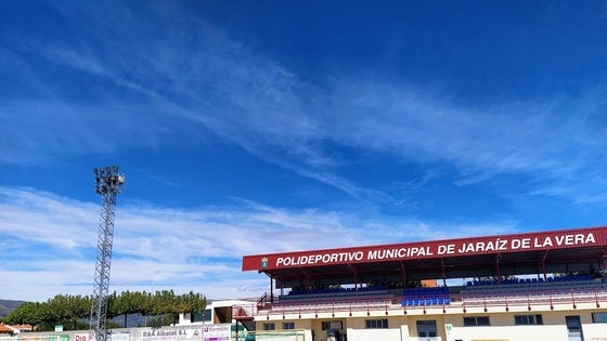 Sale a licitación la iluminación del polideportivo y campo de fútbol