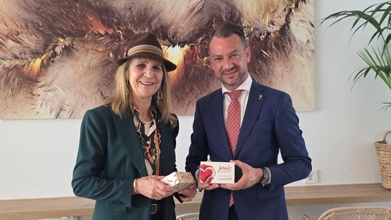 La Infanta Elena promociona el pimentón como hizo su bisabuelo en 1927