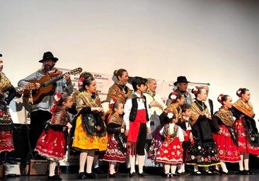 Grupo Infantil de Los Jarentinos el pasado mes en el Avenida.