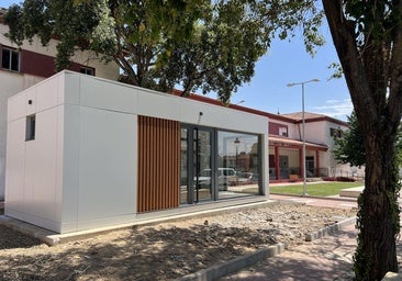 Instalado el edificio prefabricado de la nueva Oficina de Turismo