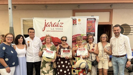 Amparo Santos gana el concurso de cocina con pimientos