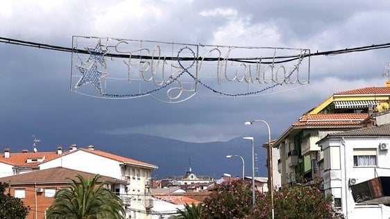 Se adelanta el montaje de las luces navideñas, pero no el encendido