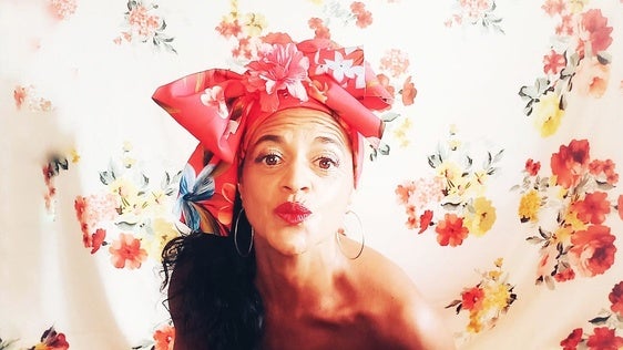 Eva Jabón, Farandulera