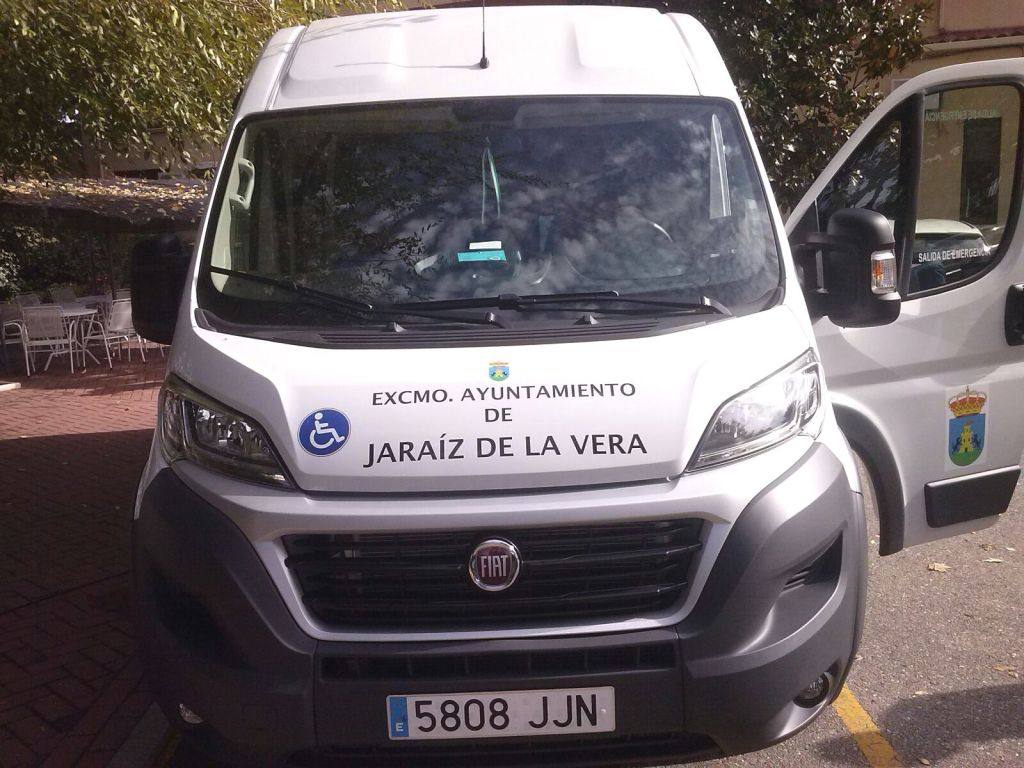 El vehículo minibús municipal