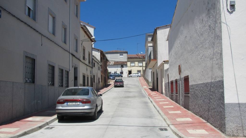 Calle Matadero B, abierta de nuevo al tráfico. 
